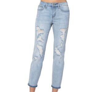 JUDY BLUE Boyfriend Fit Blue Light Wash Distressed Jeans 9/29